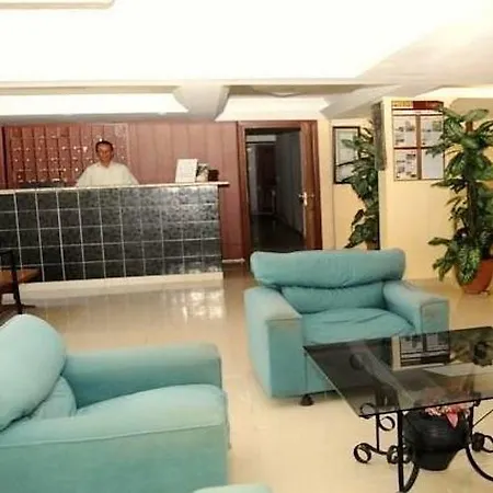Hotel World 2*